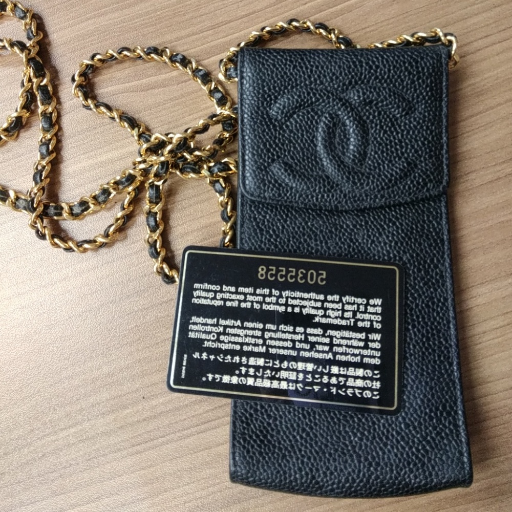 CHANEL Vintage Caviar Cell Phone Case Messenger Bl